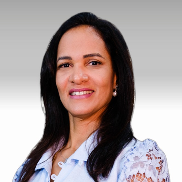 Indira Fábia dos Santos Meireles.